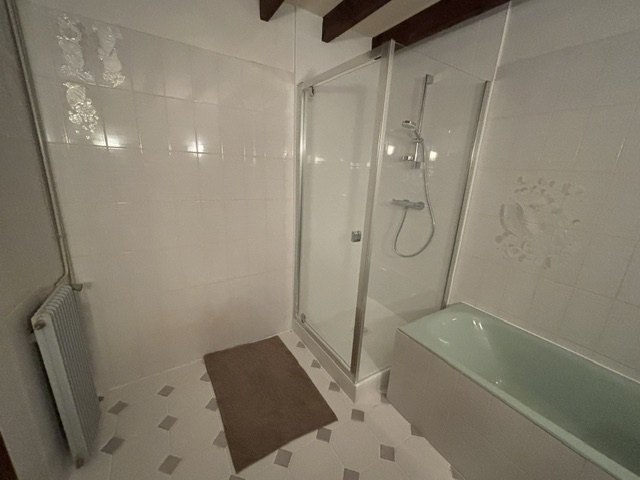 Salle de bains indépendante